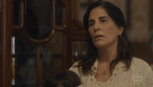 Gloria Pires (Lola) em cena de Éramos Seis, que cresceu em audiência (Foto: Reprodução/Globo)