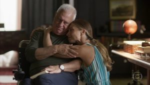 Alberto (Antonio Fagundes) e Paloma (Grazi Massafera) em Bom Sucesso, novela das sete da Globo (Foto: Reprodução/Globo)