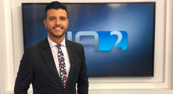 Matheus Ribeiro será o próximo âncora do Jornal Nacional do rodízio de 50 anos. Foto: Reprodução/Instagram