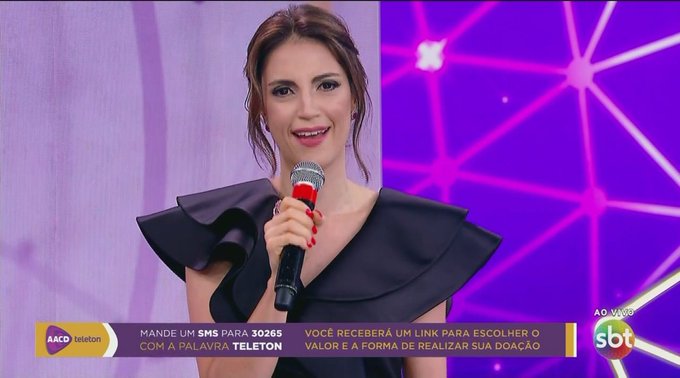 A apresentadora Chris Flores no comando do Teleton (Foto: Reprodução/SBT)