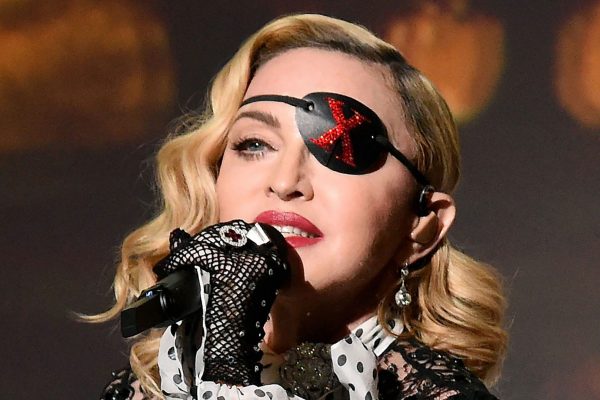 Madonna começa relação com o dançarino Ahlamalik Williams de 25 anos de idade e surpreende a todos (Foto: Reprodução)