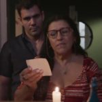 Regina Casé e Juliano Cazarré em Amor de Mãe da Rede Globo (Reprodução: TV Globo)