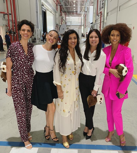 Elenco de Amor de Mãe da Rede Globo: Malu Galli, Isis Valverde, Regina Casé, Adriana Esteves e Taís Araújo (Foto: Reprodução/ Instagram)