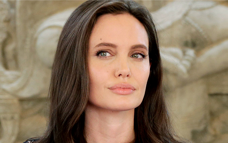 Angelina Jolie Zumbi é presa no Irã depois de cometer grave crime (Foto: Reprodução)