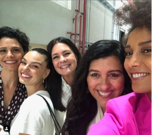 Malu Galli, Isis Valverde, Adriana Esteves, Regina Casé e Taís Araújo estão no elenco de Amor de Mãe, a próxima novela das 9 da Globo (Foto: Reprodução/ Instagram)