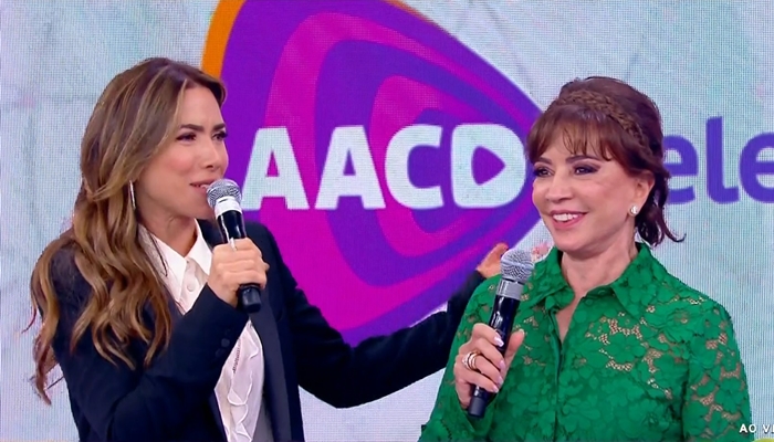 Patricia e Iris Abravanel, filha e esposa de Silvio Santos, no comando do Teleton 2019; programa teve queda de audiência (Foto: Reprodução/SBT)