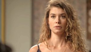 Alinne Moraes em cena de Espelho da Vida, novela que foi um fracasso na faixa das 18h da Globo. (Foto: Divulgação)