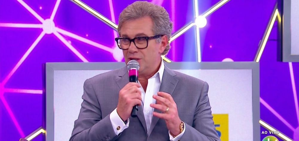 Mauro Zukerman na reta final do Teleton 2019: enviado pelo próprio Silvio Santos para a maratona... - Leia mais em https://noticiasdatv.uol.com.br/noticia/televisao/leiloeiro-que-salvou-teleton-foi-apresentador-do-sbt-nos-anos-1980-30430?cpid=txt