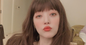 Após suicídio da cantora K_Pop Sulli, lei é criada para tentar acabar com o bullyin virtual (Foto: Reprodução)