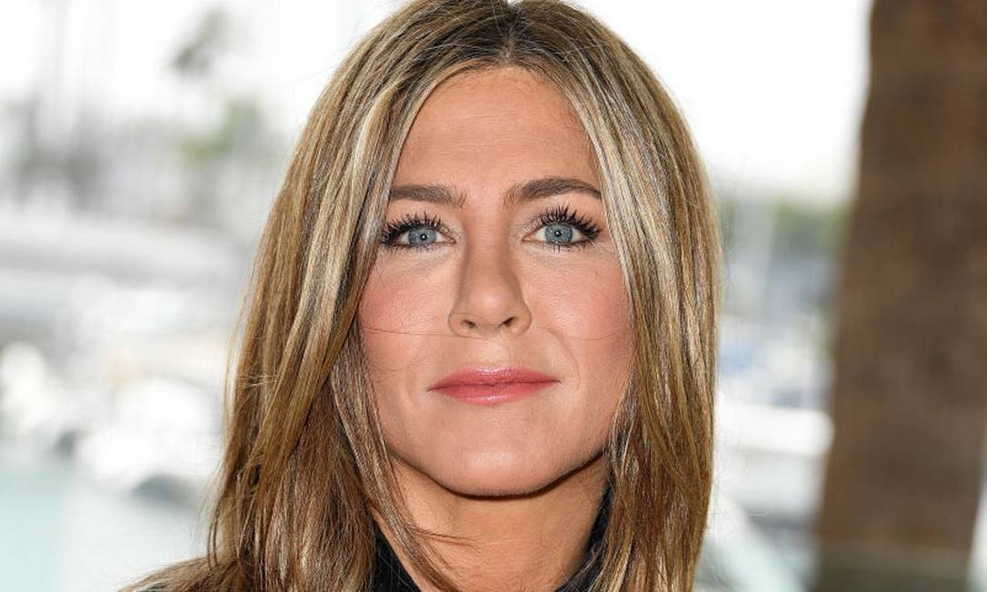 Jennifer Aniston cria Instagram, publica foto com elenco de Friends e deixa fãs na expectativa de um retorno (Foto: Reprodução)