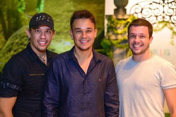 Kiko, Leandro e Bruno podem anunciar o retorno do KLB (Foto: Reprodução)