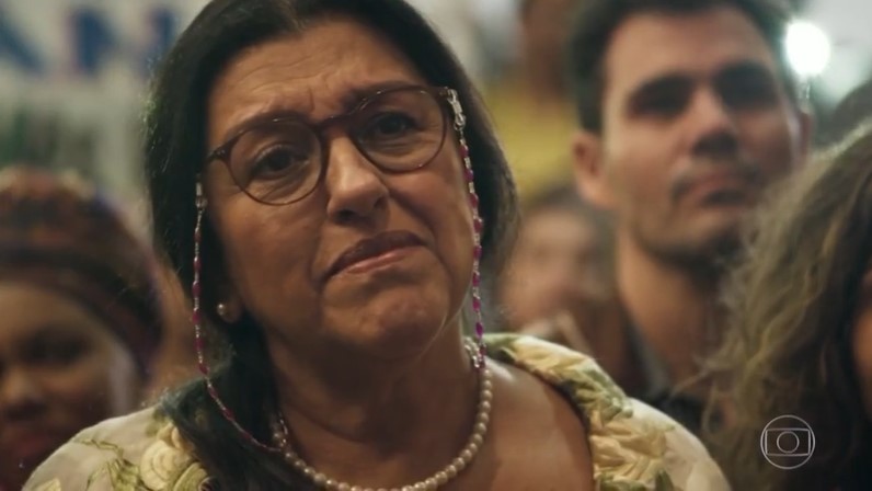 Regina Casé interpreta Lurdes em Amor de Mãe, novela das nove da Globo (Foto: Reprodução/Globo)