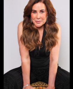 Aos 61 anos, a famosa digital influencer, Zilu é sinônimo de beleza e sucesso (Foto: Reprodução: Purepeople)