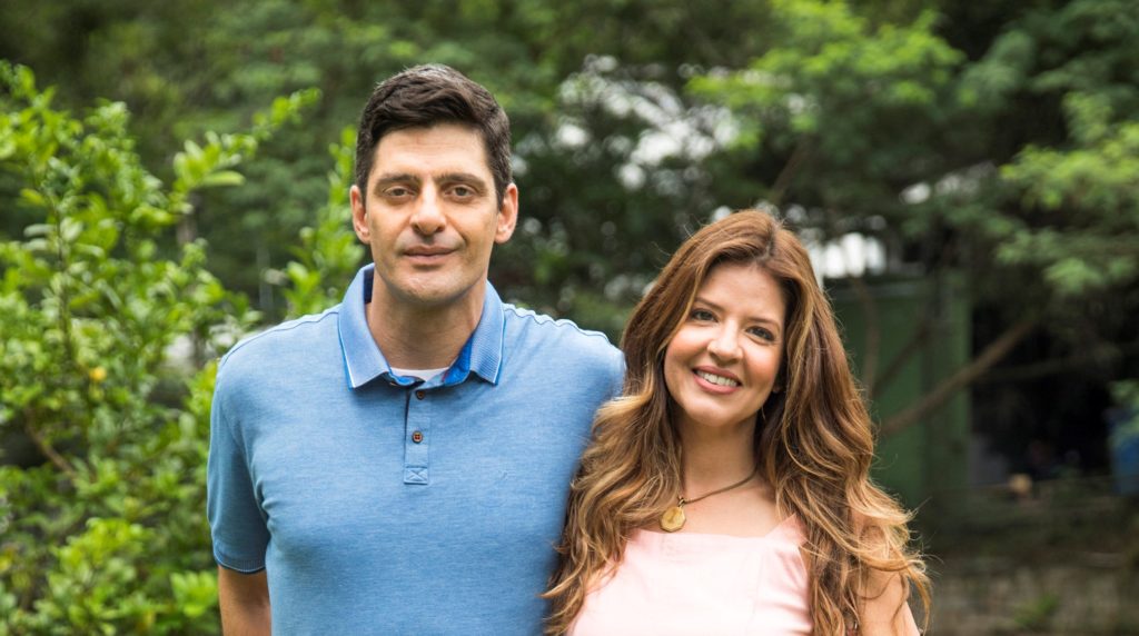 Carla (Mariana Santos) e Marco (Julio Machado)