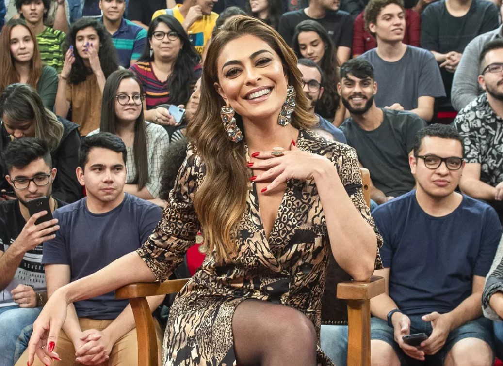 Juliana Paes no programa Altas Horas, da Globo (Foto:  Fábio Rocha / Globo)