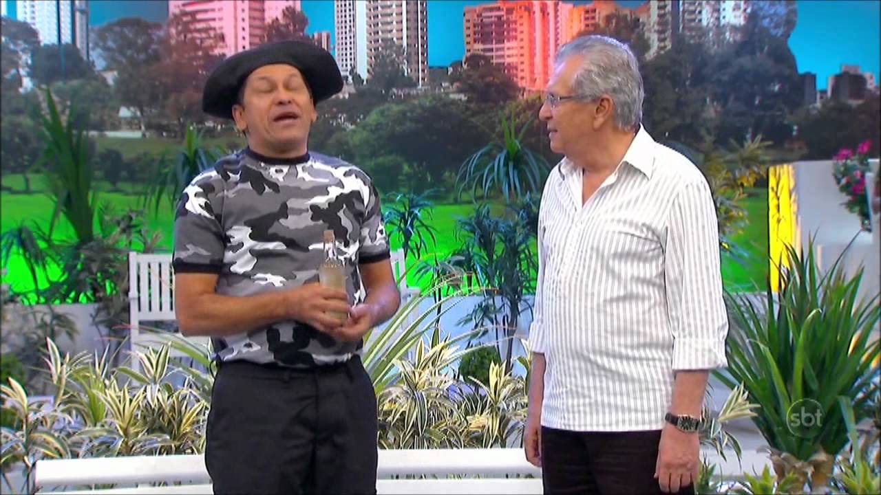 Rapadura e Carlos Alberto de Nóbrega no programa A Praça é Nossa (Foto: Reprodução/SBT)