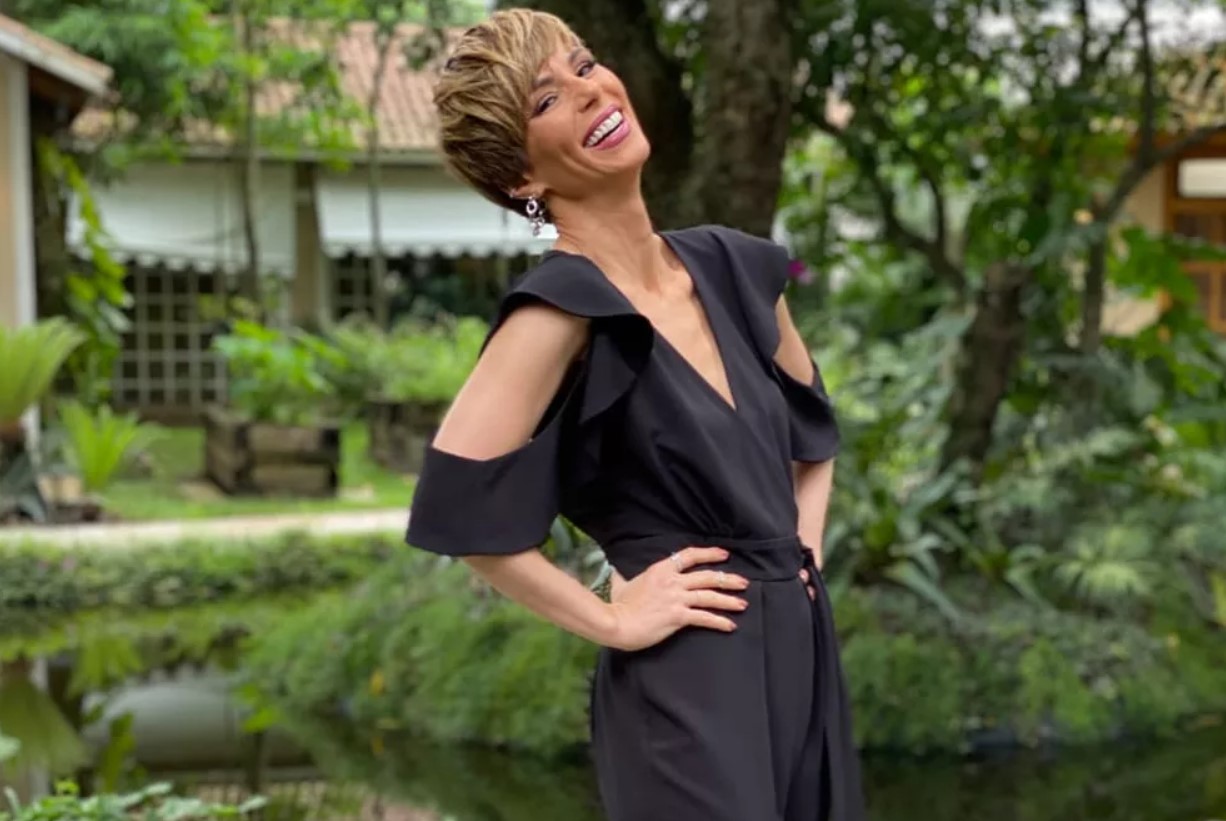 A apresentadora Ana Furtado no comando do programa É de Casa, da Globo (Foto: Reprodução))