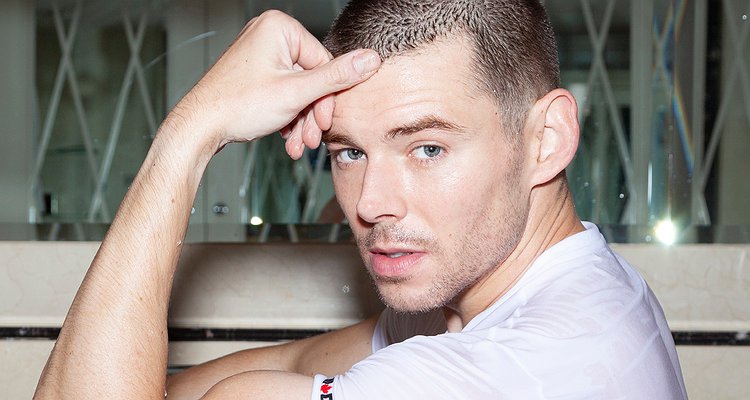 Brian J. Smith, ator da série Sense8, revela homossexualidade e impressiona (Foto: Reprodução)