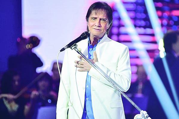 O cantor Roberto Carlos terá um fim de ano diferente na Globo (Foto: Divulgação)