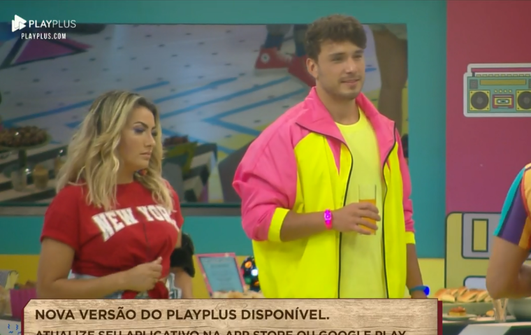 Lucas resolveu partir para outra em A Fazenda sem Hariany: "Eu queria que minha esposa fosse que nem a sua. Eu ainda vou achar" (Foto: Reprodução/ Record TV/ Play Plus)