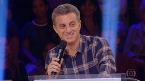 Luciano Huck foi troolado por Belo durante o Caldeirão do Huck (Foto: Reprodução)