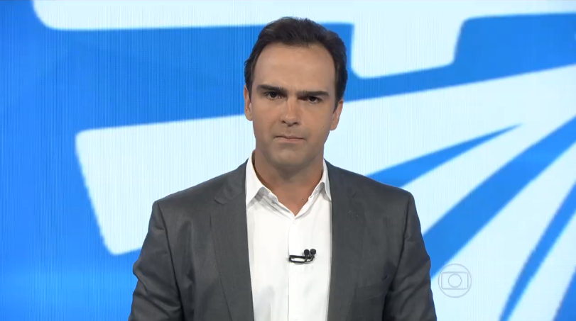 Tadeu Schmidt no comando do Fantástico; break exclusivo no programa custa mais de R$ 1 milhão (Foto: Reprodução/Globo)