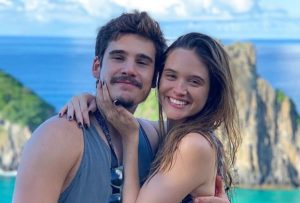 Imagem do post Mãe de Juliana Paiva desmente namoro da atriz com Nicolas Prattes: “Não voltaram”