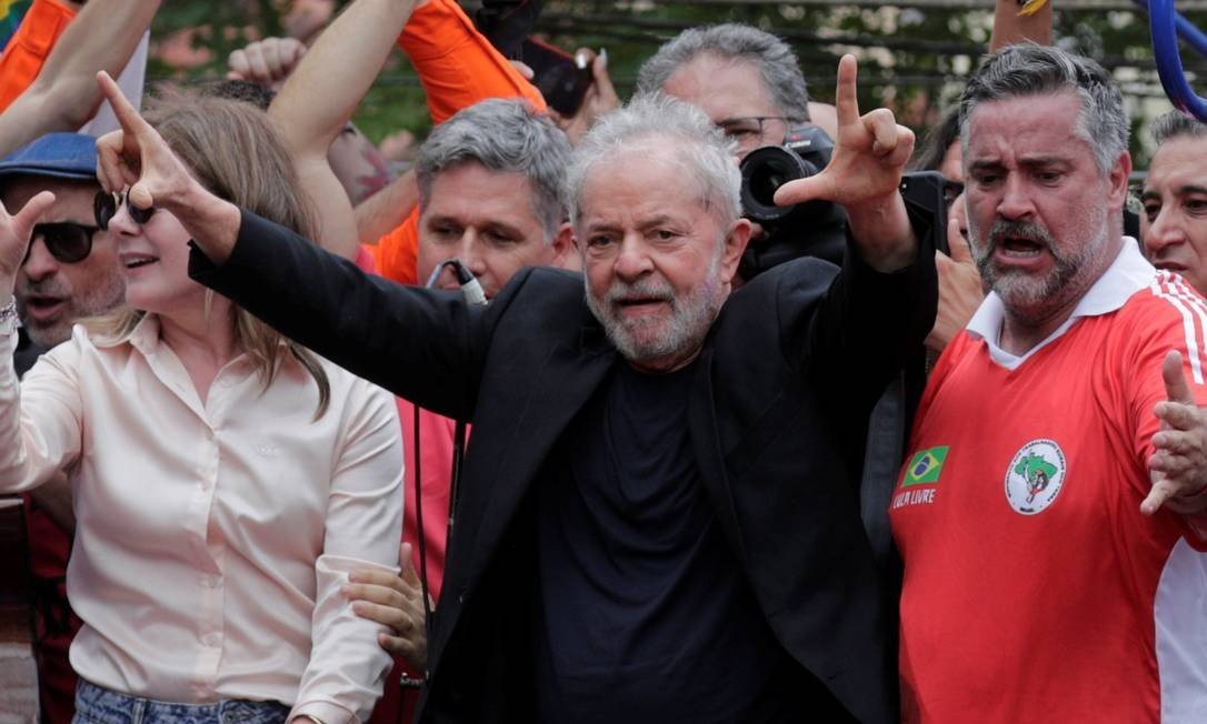 O ex-presidente Lula durante discurso em que falou da Globo (Foto: Divulgação)