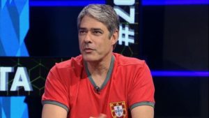 Com camisa da seleção de Portugal, William Bonner falou sobre separação no 