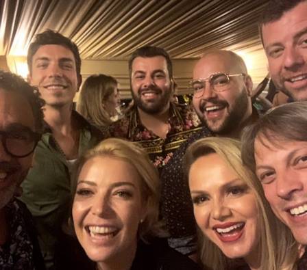 Luiza Possi, Eliana com o marido, Di Ferrero e Tiago Abravanel na festa Foto: Reprodução/Instagram