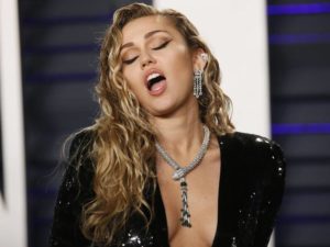 Miley Cyrus fala de sentimentos ruins o período de Natal e faz publicação emocionante (Foto: Reprodução)