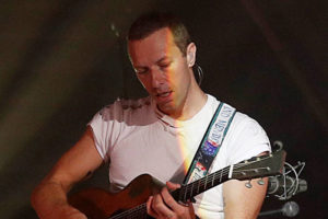 Chris Martin, vocalista do Coldplay, admite que tinha muito medo de ser gay quando era jovem (Foto: Reprodução)