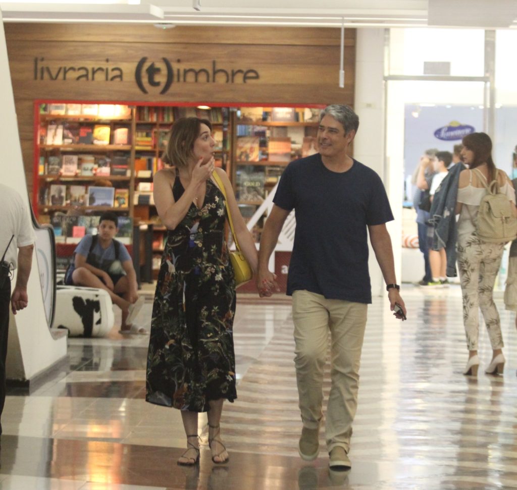 Natasha Dantas e William Bonner juntinhos passeando em shopping do Rio de Janeiro (Foto AgNews)