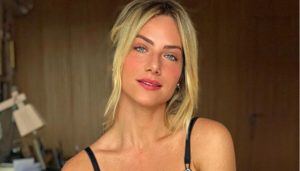 A famosa modelo e esposa do ator da Globo Bruno Gagliasso, Giovanna Ewbank causou comoção ao compartilhar fotos do primeiro aniversário do seu filho mais novo, Bless ao seu lado (Foto: Reprodução/Instagram)