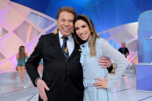 Silvio Santos e Patrícia Abravanel no palco do SBT (Foto: Reprodução)