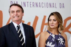 O presidente Jair Bolsonaro e a esposa, Michelle (Foto: Reprodução)