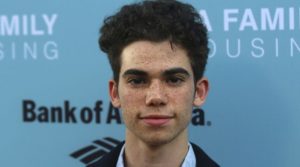 Cameron Boyce volta do além e manda recado para seu pai durante sonho (Foto: Reprodução)