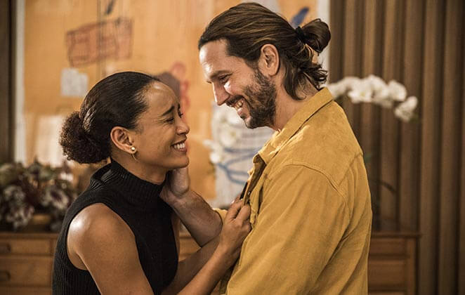 Vitória e Davi em cena da novela das 21h da Globo, Amor de Mãe (Foto: Reprodução)