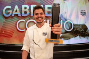 Gabriel Coelho é o grande vencedor do 'Mestre do Sabor' — Foto: Artur Meninea/Gshow