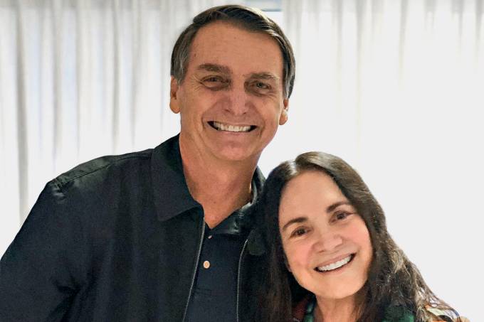 O presidente Jair Bolsonaro e a atriz Regina Duarte (Foto: Reprodução)