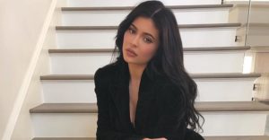 Kylie Jenner revela ter medo da fama de pegador de Drake e afirma que esse é um dos motivos para não assumir relacionamento (Foto: Reprodução)