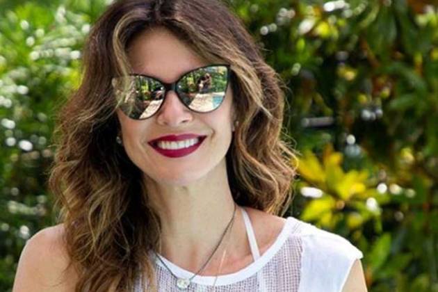 Marina Ruy Barbosa surge de cabelo chanel para campanha - 27/12