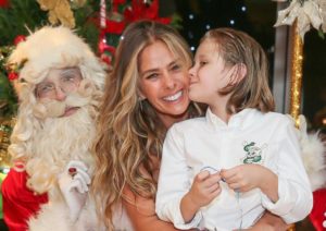 Adriane Galisteu com o filho, Vitório (Foto: Manu Scarpa e Rodrigo Scarpa/Divulgação)