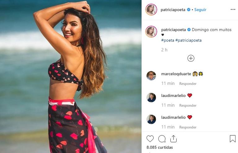 Patrícia Poeta aparece de biquíni e chama bastante atenção na praia (Foto: Reprodução)