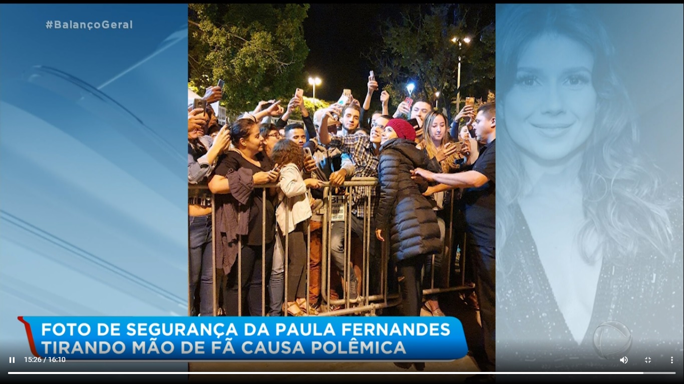 Paula Fernandes tem foto onde segurança tira braço de fã da cintura da cantora (Imagem: Reprodução)