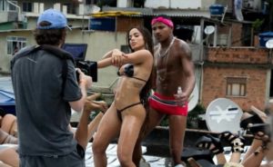 Anitta e Rodrigo Motta gravaram o clipe de 'Vai Malandra'. (Reprodução)