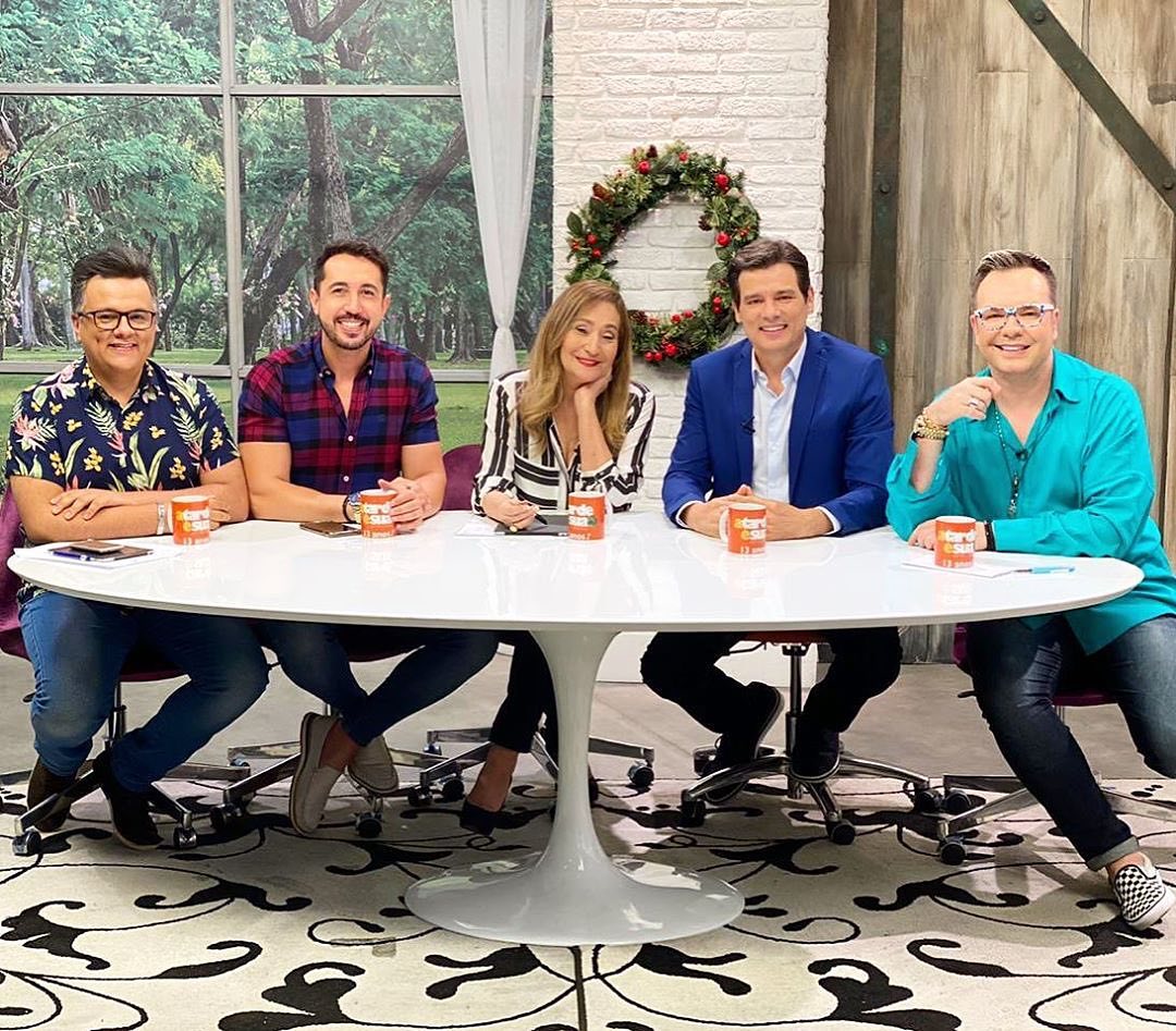 Celso Portiolli na Roda da Fofoca, do programa de Sonia Abrão, na RedeTV! (Foto: Reprodução/Instagram)