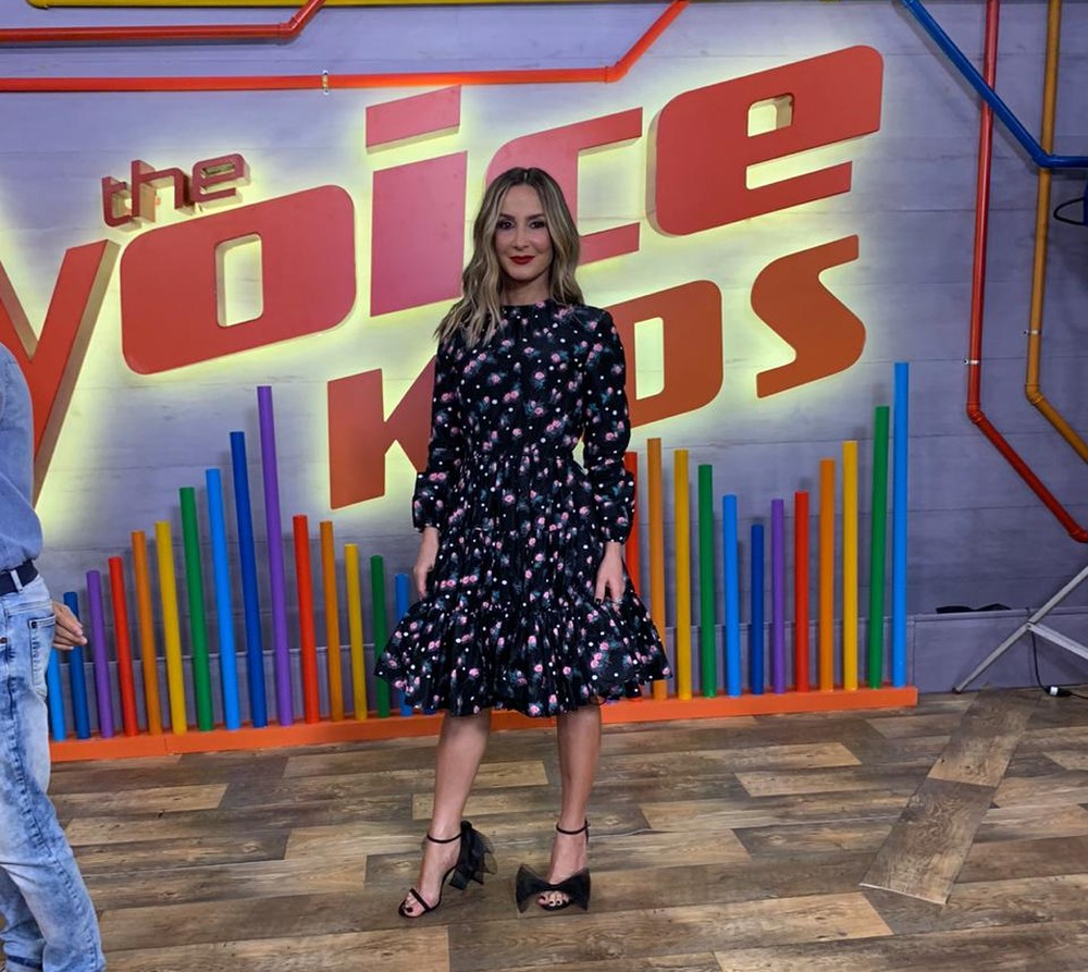 Claudia Leitte durante a coletiva do The Voice Kids (Foto: Reprodução/TV Globo)