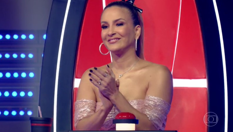 Claudia Leitte na globo estreia da 5ª temporada do The Voice Kids, que teve queda de audiência (Foto: Reprodução/Globo)