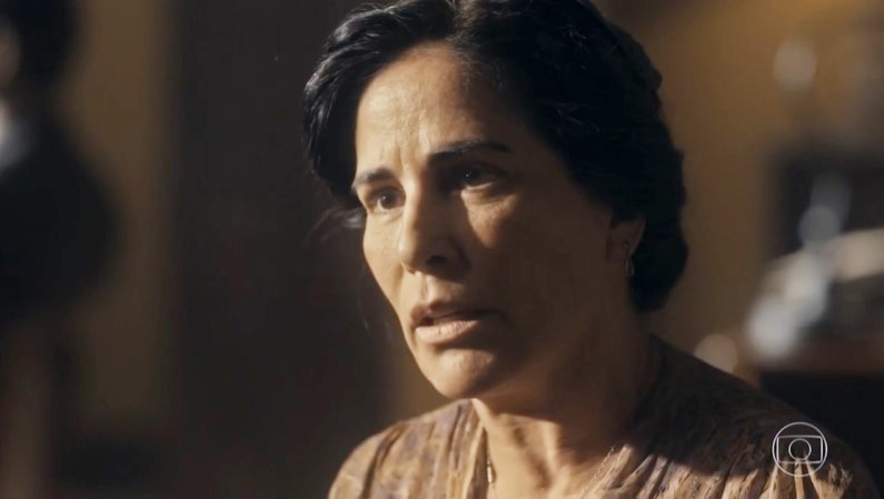 Lola (Gloria Pires) ficará arrasada ao descobrir segredo de Carlos em Éramos Seis (Foto: Reprodução/Globo)